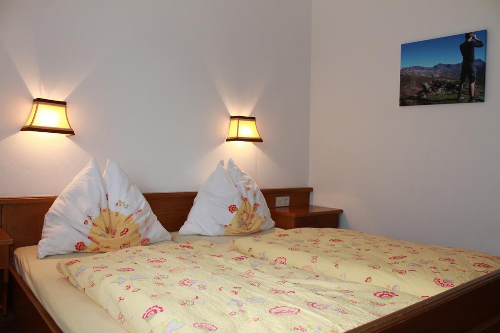 Apphaus Sonne Apartamento Heiligenblut Quarto foto